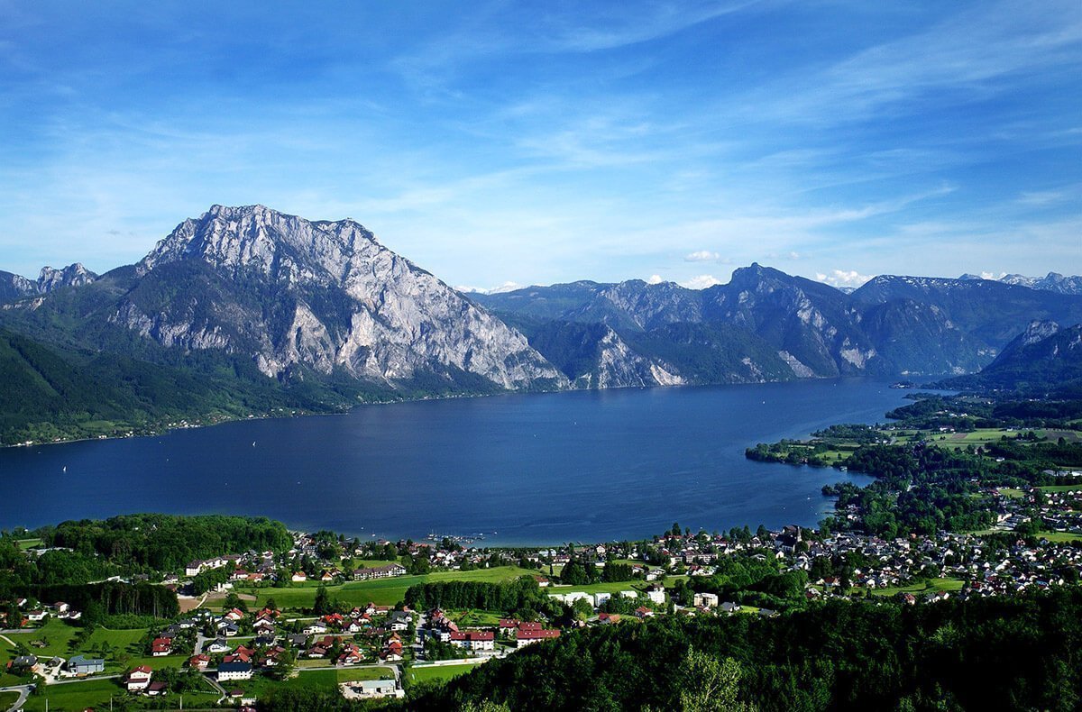 Sommerfrische am Traunsee, MarieTheres Arnbom over “Die